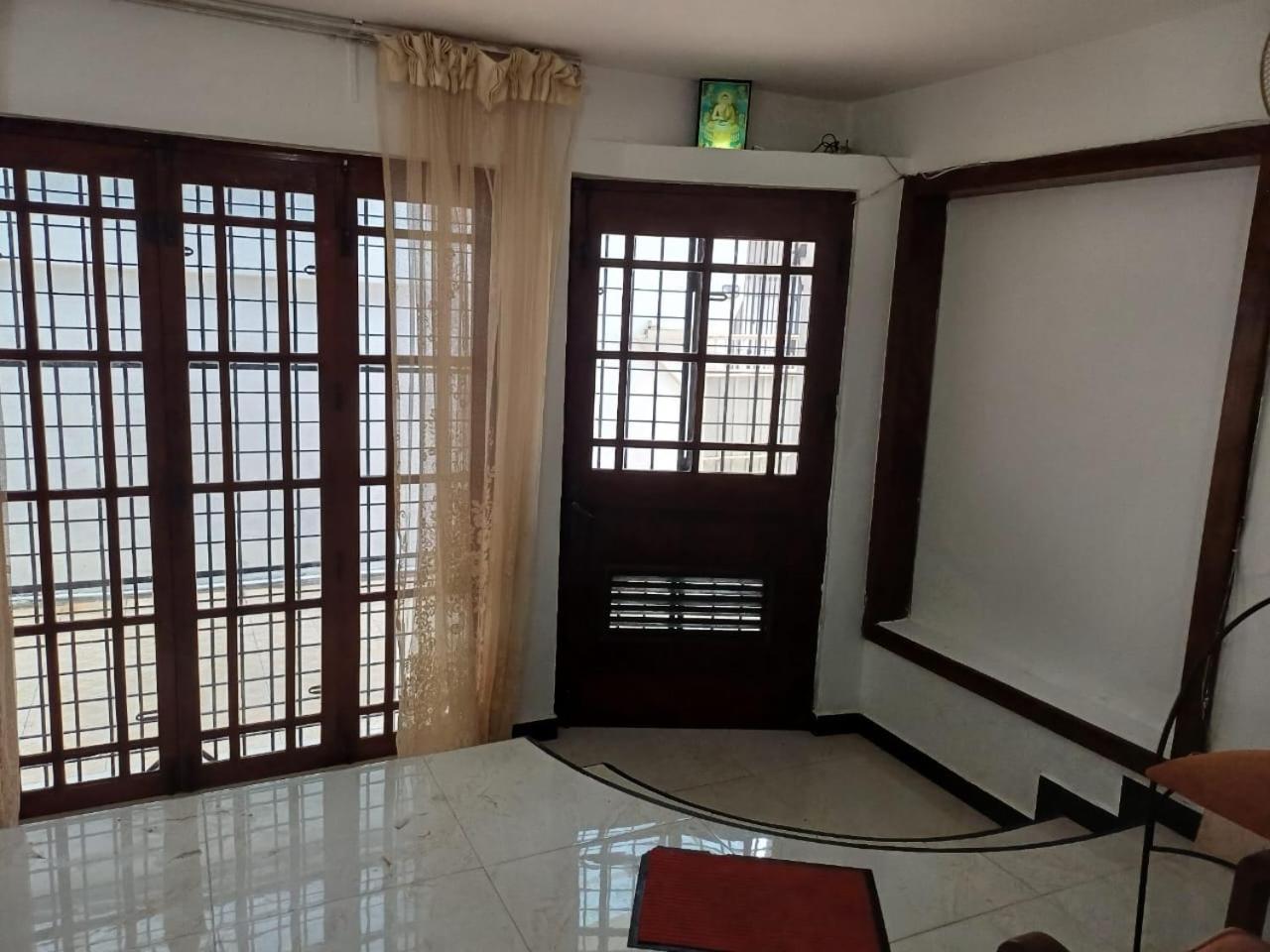 Villa Chenu Dehiwala-Mount Lavinia Exterior photo